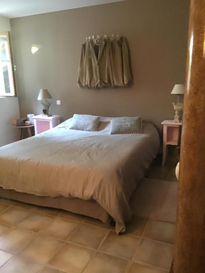 Bed and Breakfast Reve D'Emma Plan-dʼOrgon Esterno foto