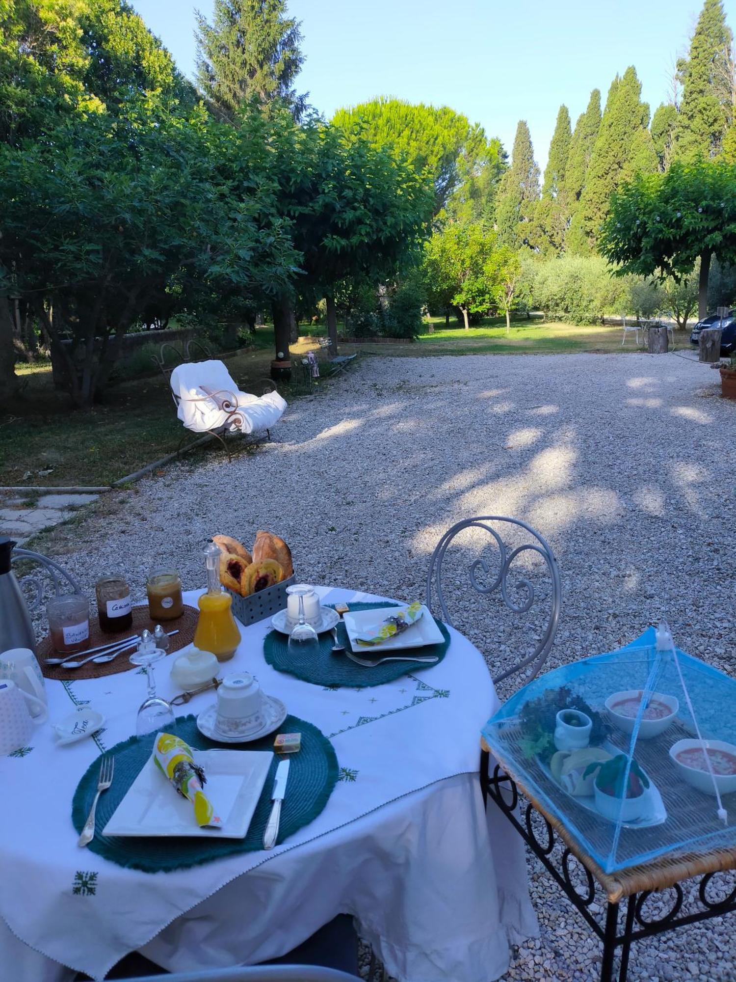 Bed and Breakfast Reve D'Emma Plan-dʼOrgon Esterno foto